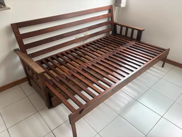 Sofá cama em madeira maciça - Foto 5