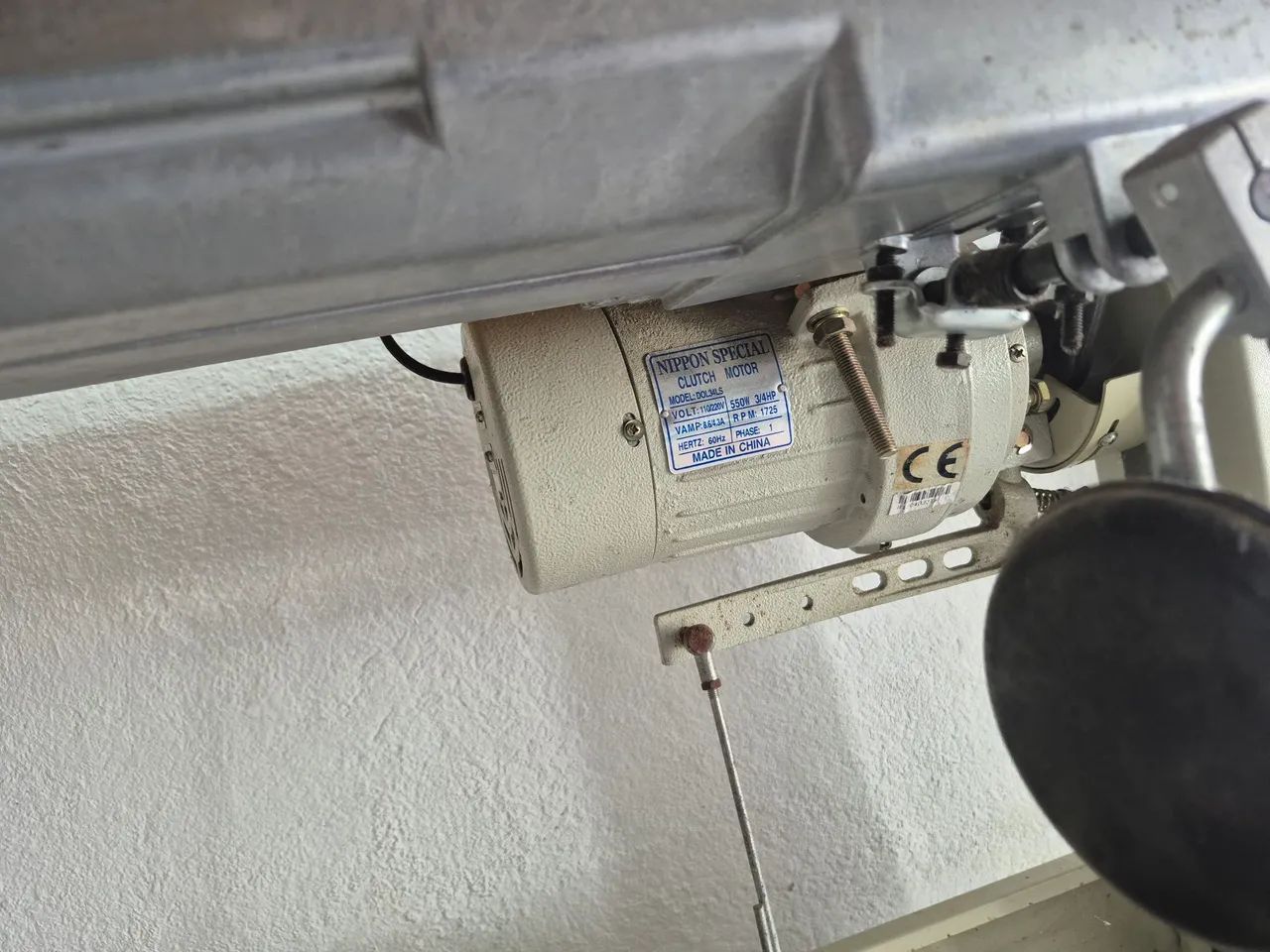 Maquina de costura - Foto 4