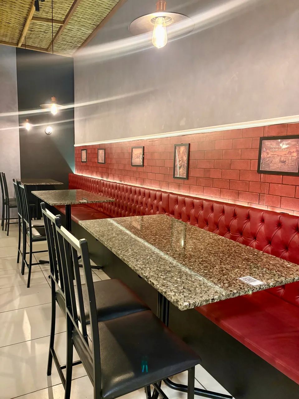 Vendo mesas de mármore e cadeiras avulsas  - Foto 4