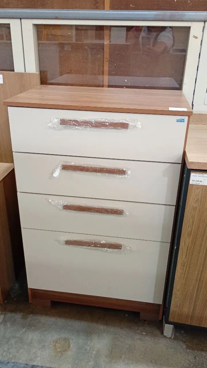 Cômoda nova 4 gavetas