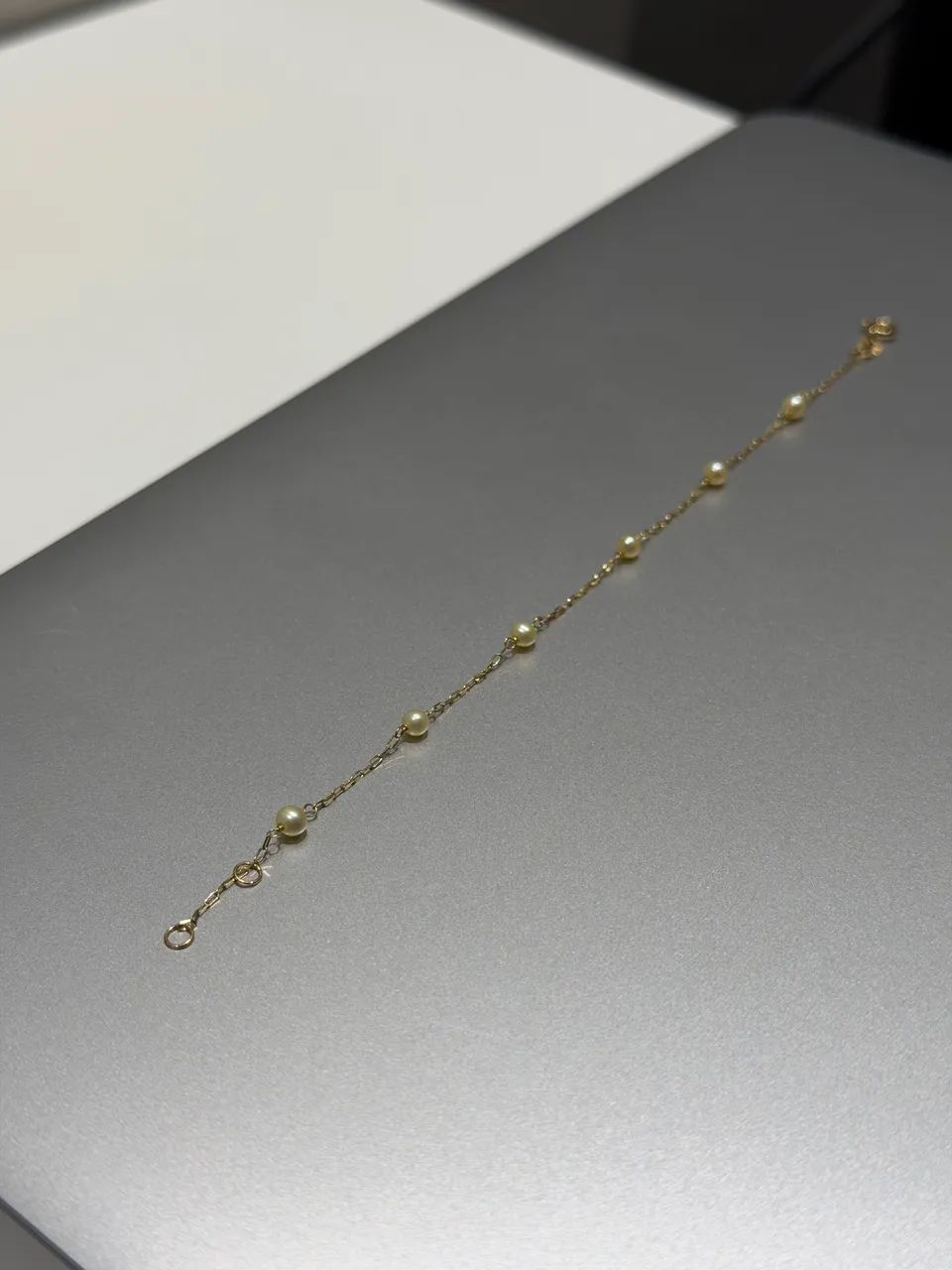 Pulseira infantil de ouro 18k com pérolas naturais 