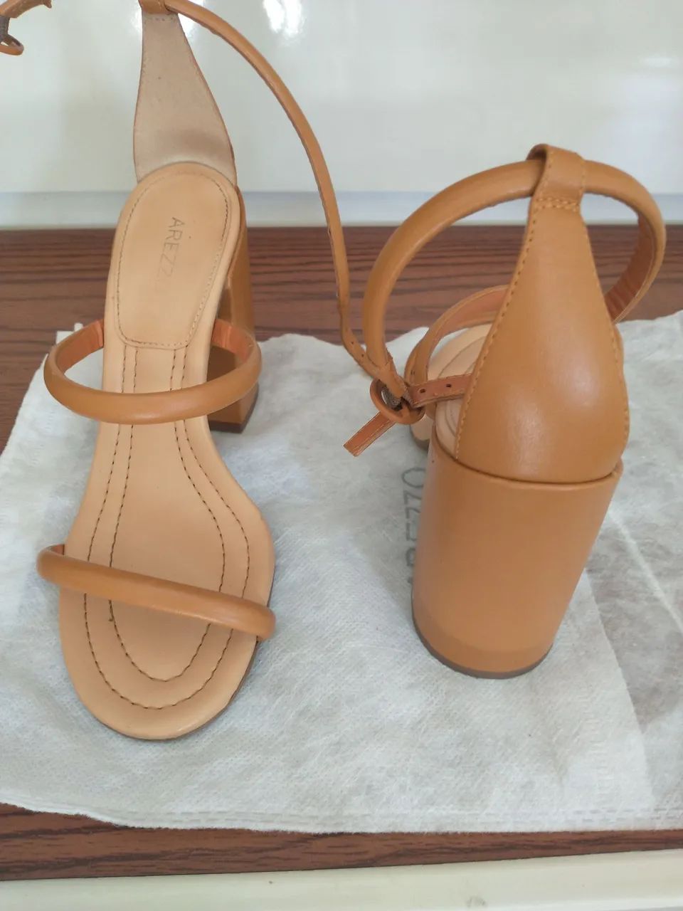 Sandália Arezzo n35  - Foto 2