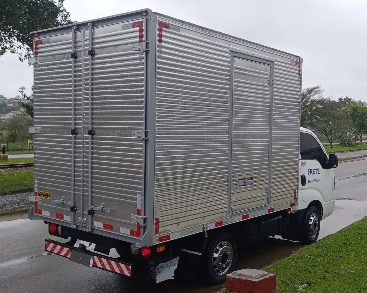 Kia bongo 2020 com baú  - Foto 2