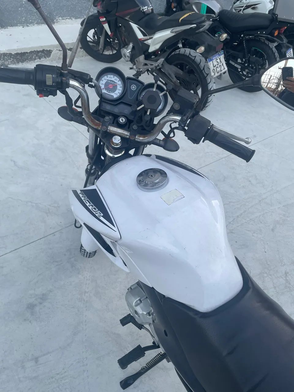 YBR Factor 125 ED branca , Modelo 2015 - Foto 5