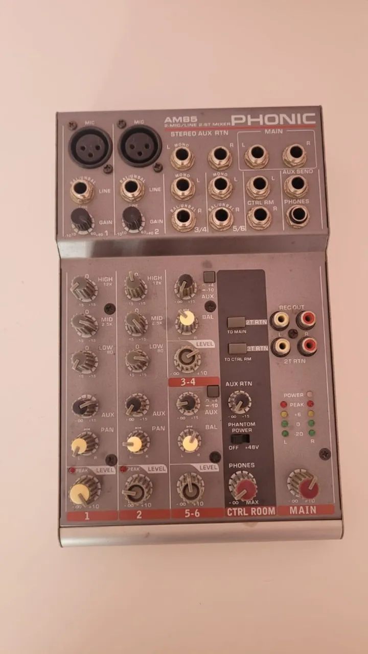Mesa de som Phonic AM85