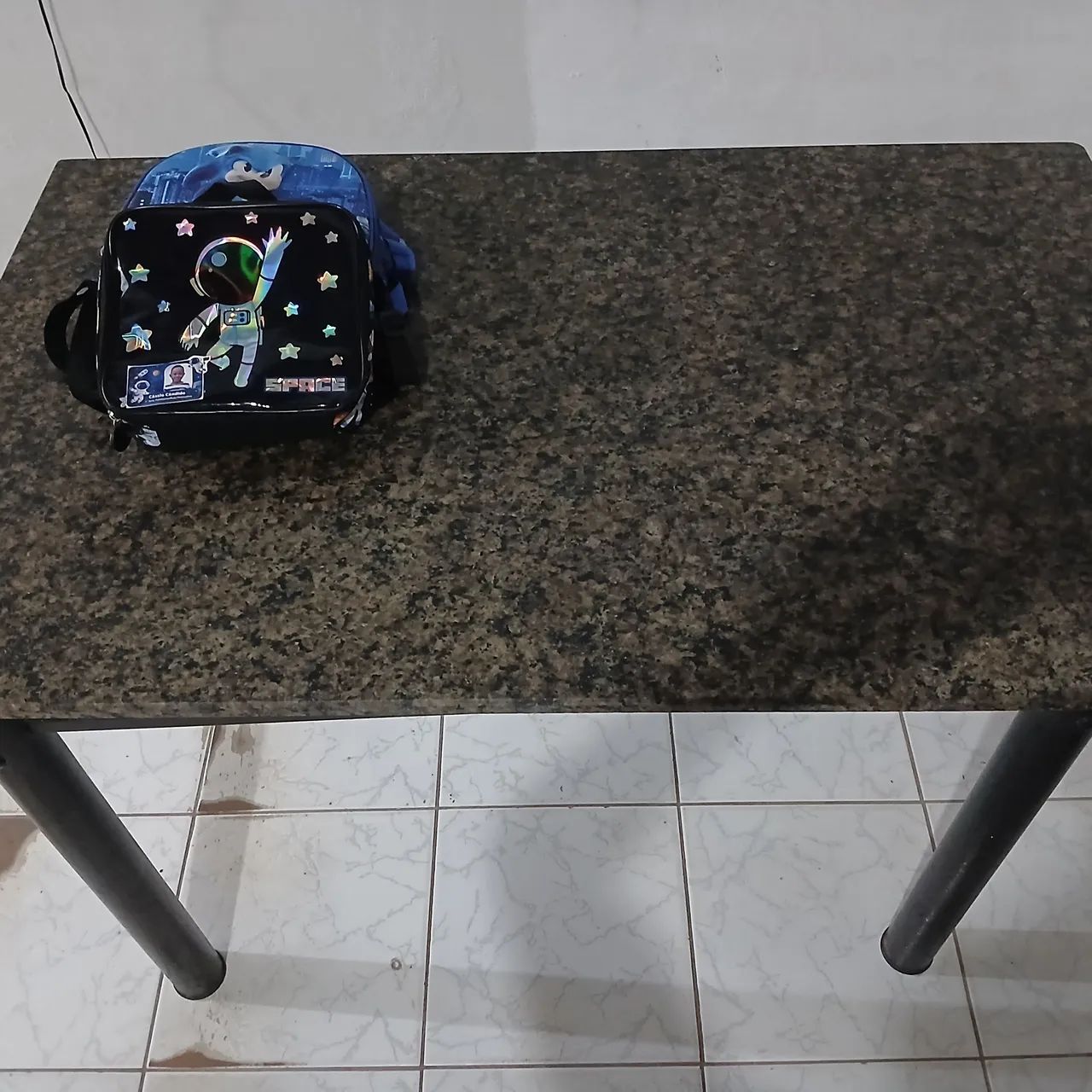 Mesa de mármore (cozinha)65568133461378123