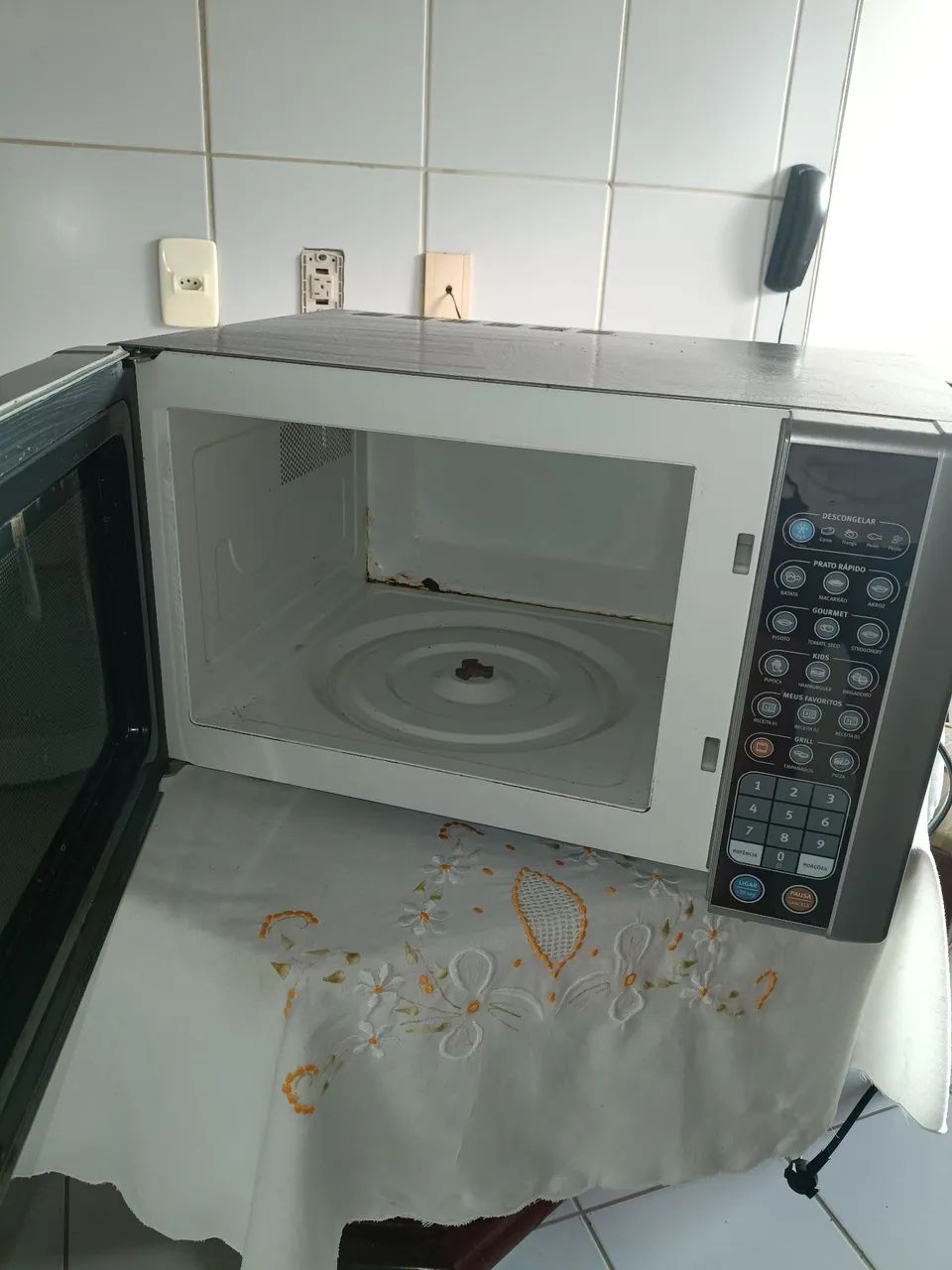 Microondas Eletrolux (QUEBRADO) - Foto 2
