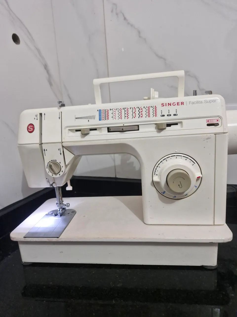 Máquina de costura singer facilita  - Foto 5