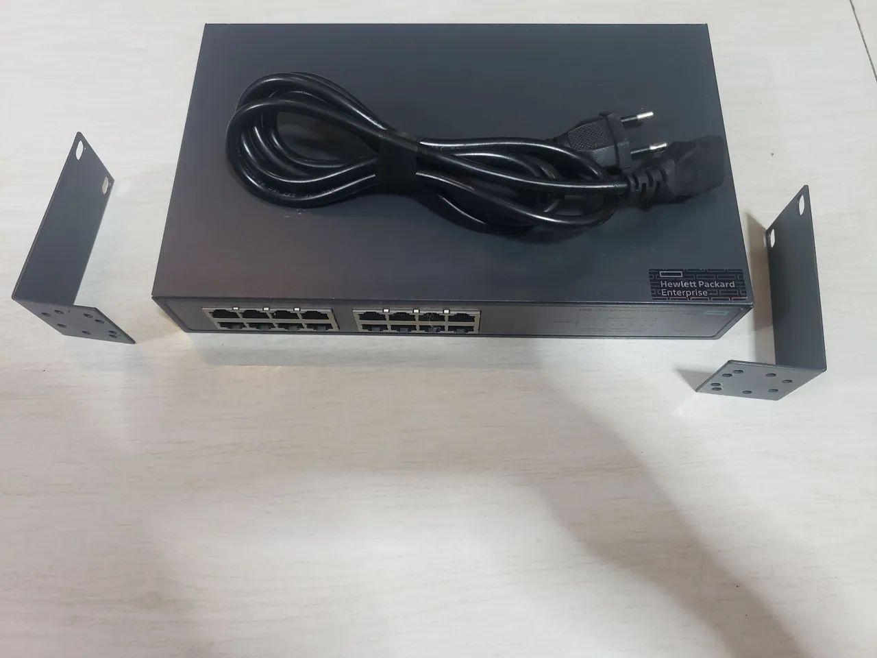 switch HPE OfficeConnect 1420-16G (Modelo JH016A)