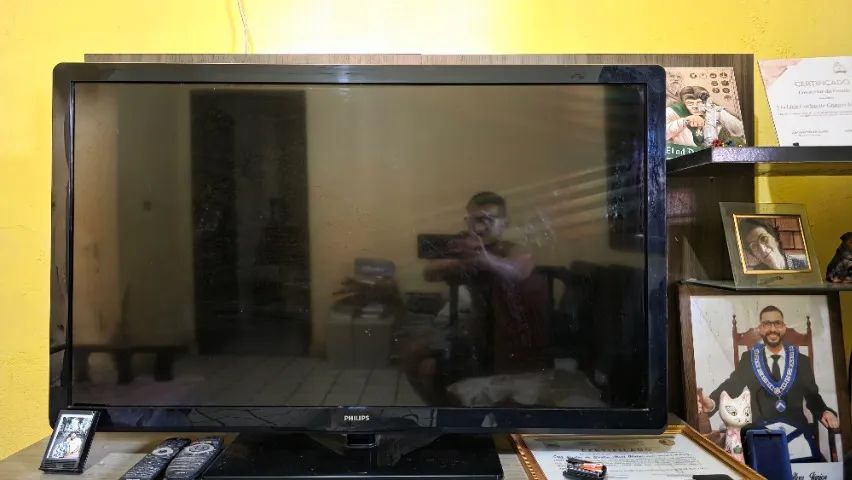 03 Aparelhos de televisão (Smart TV) com defeito