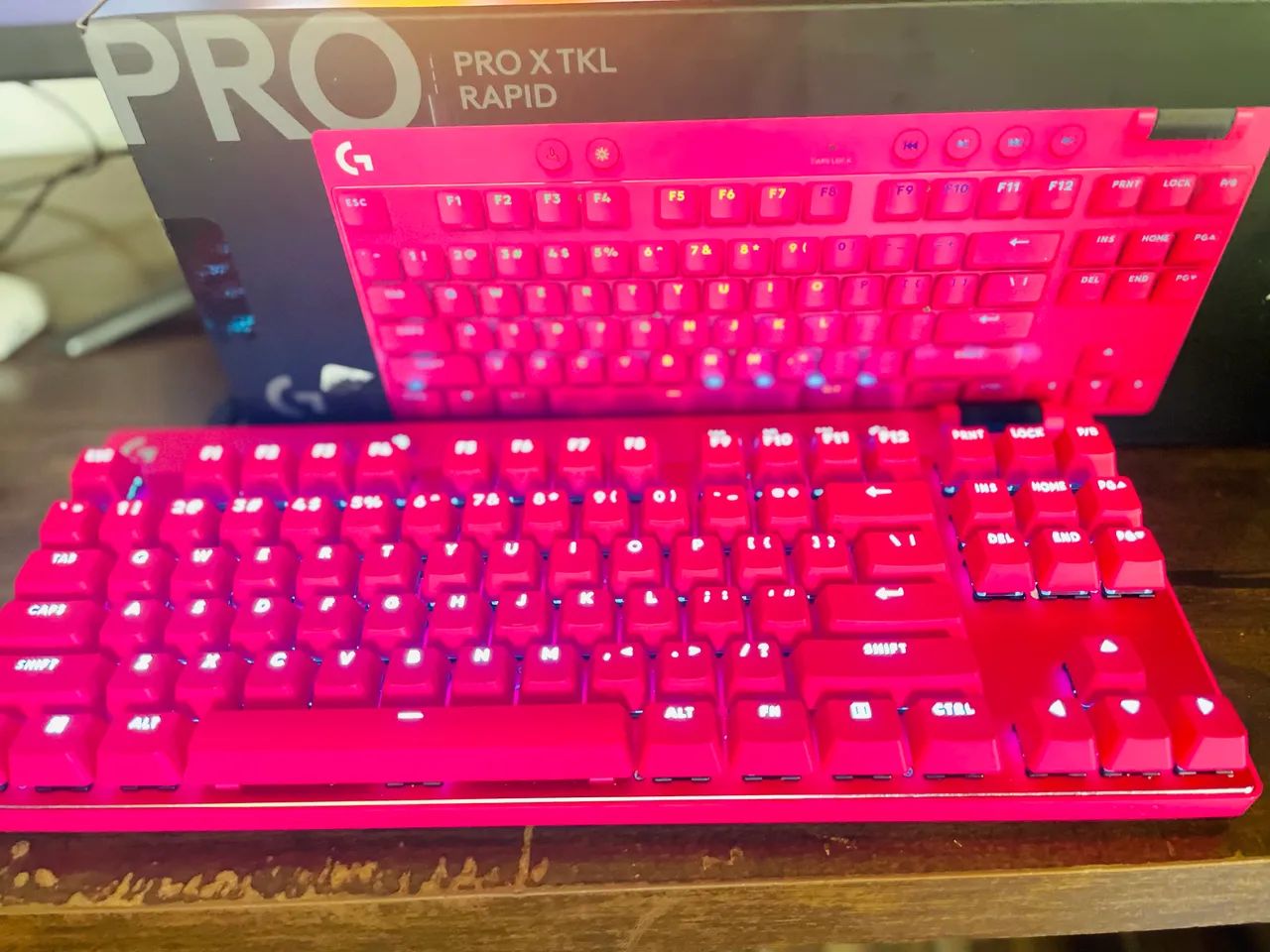 Teclado Logitech G PRO X TKL Rapid Magenta - Foto 5
