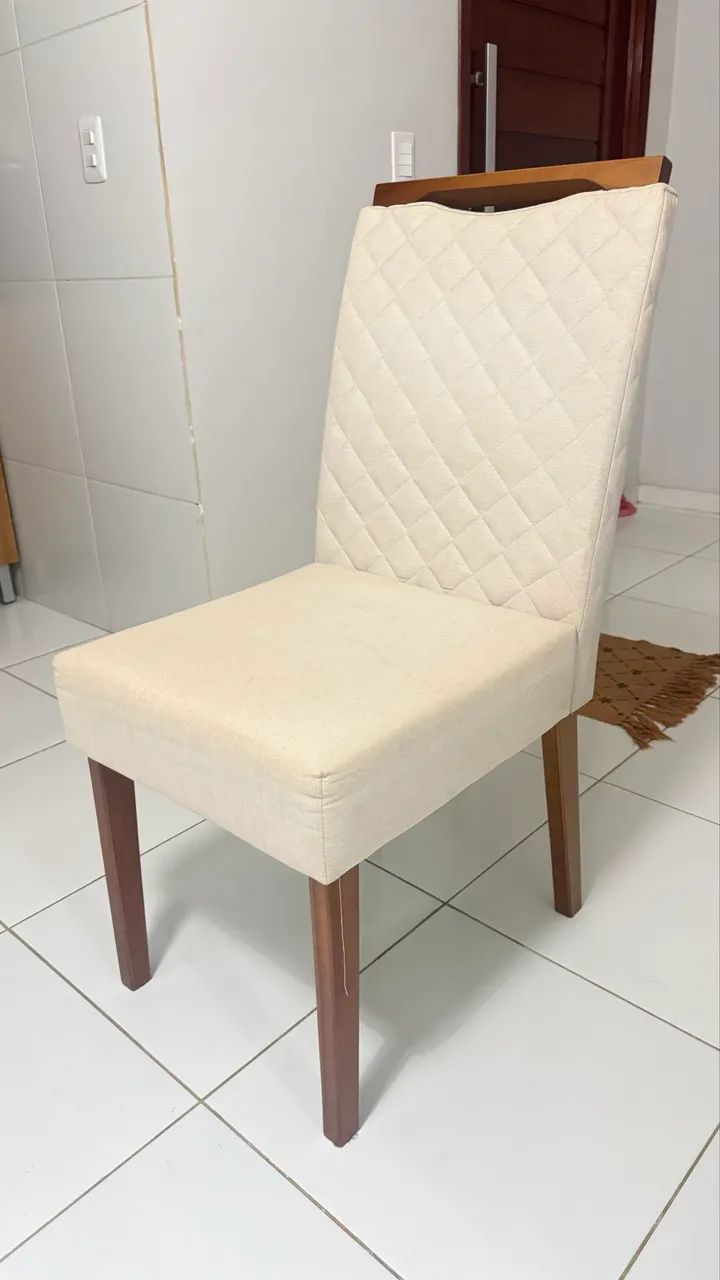 Mesa laqueada com 4 cadeiras - Foto 4
