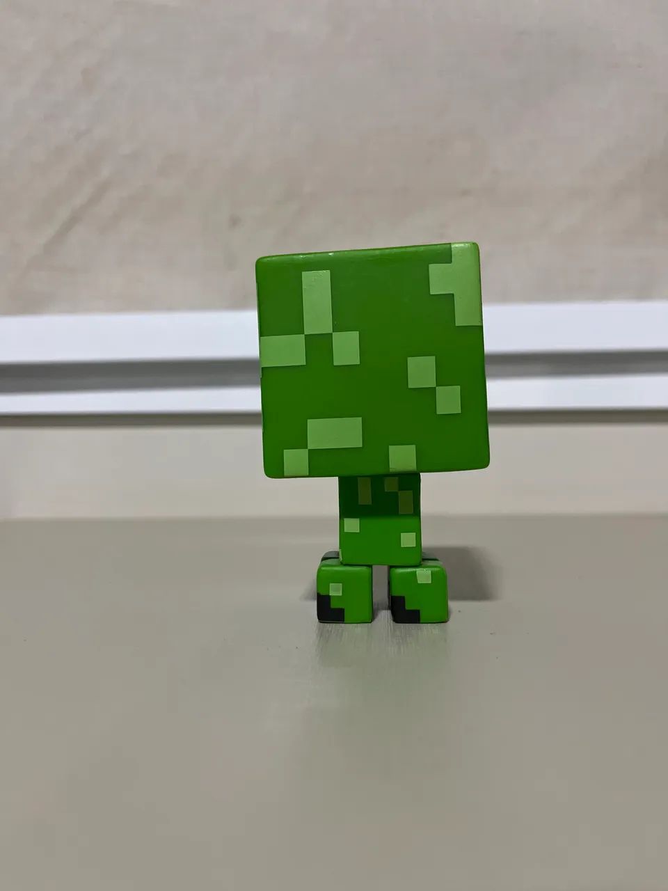 brinquedo minecraft creeper,mexe a cabeça,tronco e as pernas  - Foto 2