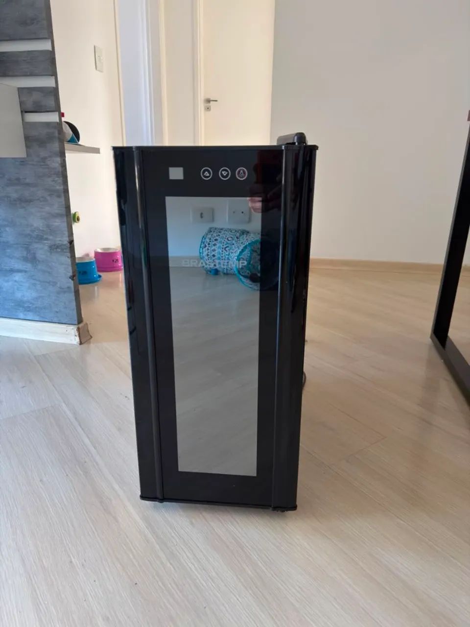 Adega Brastemp climatizada 