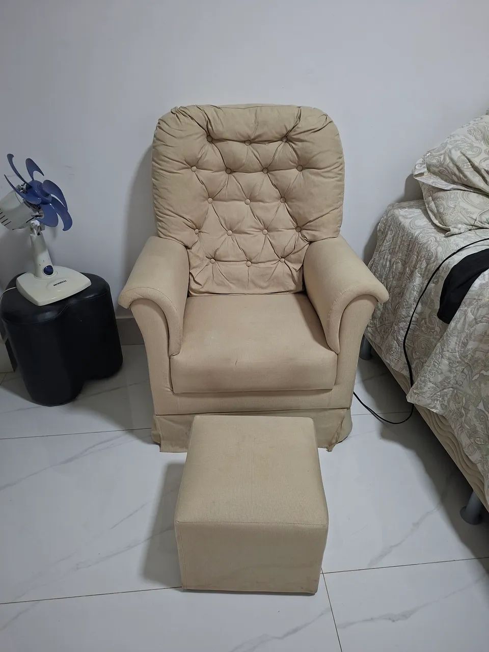 Cadeira de balanço para amamentação 