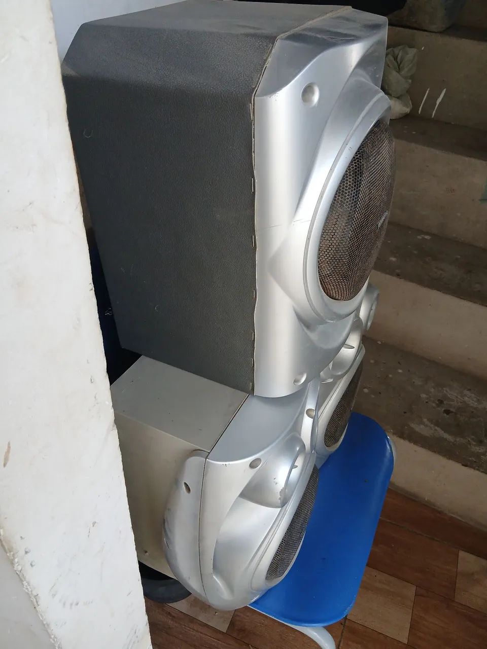 Vendo 3 caixa de som funcionando 150 - Foto 3