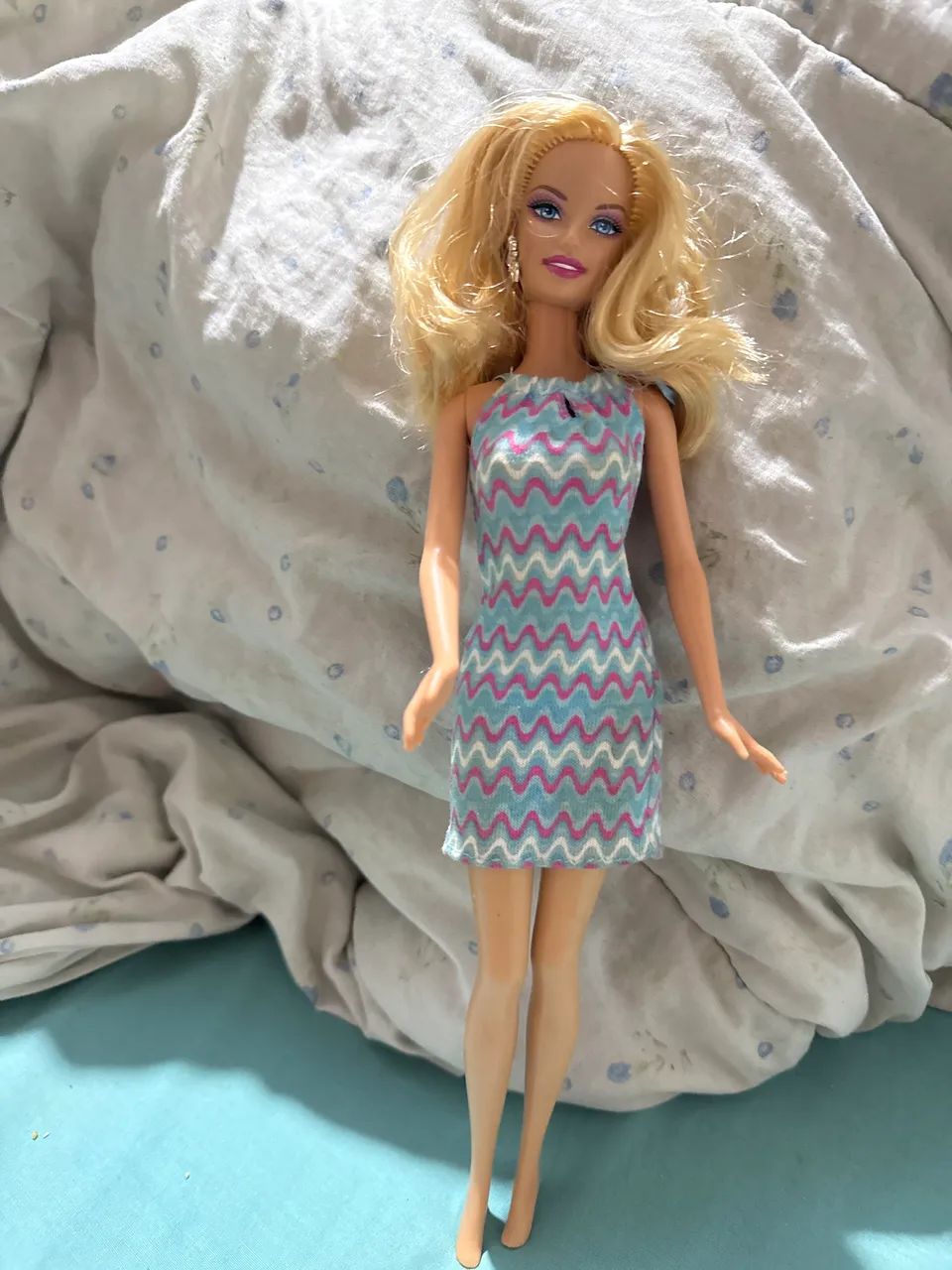 Linda boneca Barbie