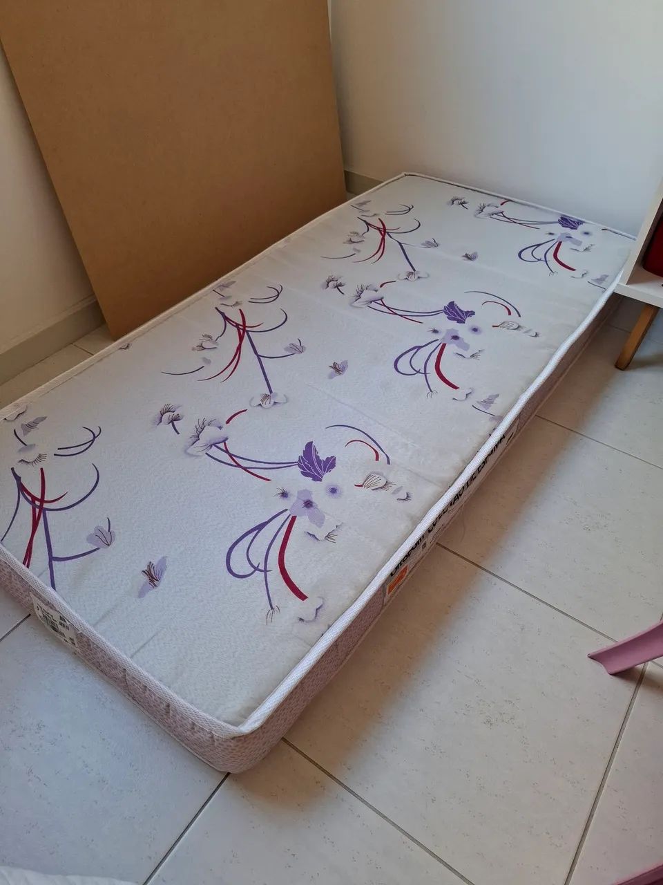 Cama montessoriana com colchão  - Foto 2