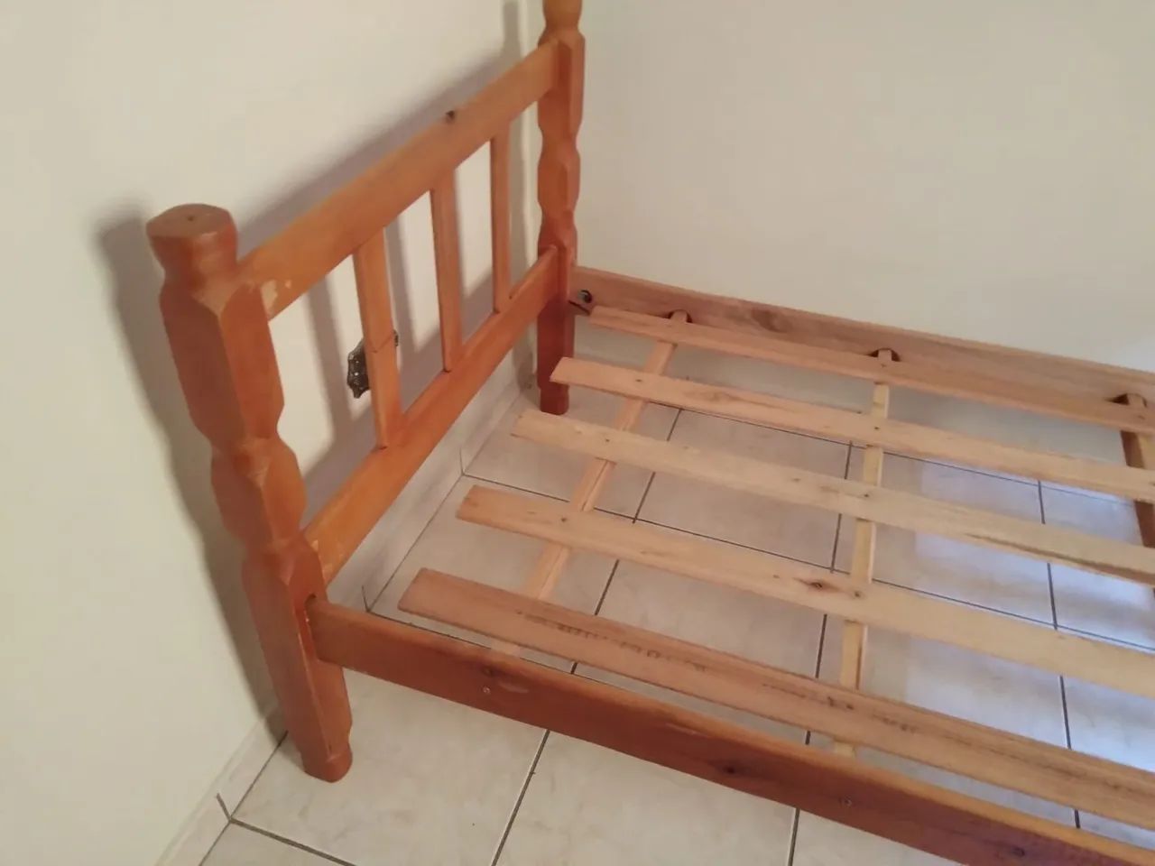 Cama de solteiro com colchão  - Foto 2