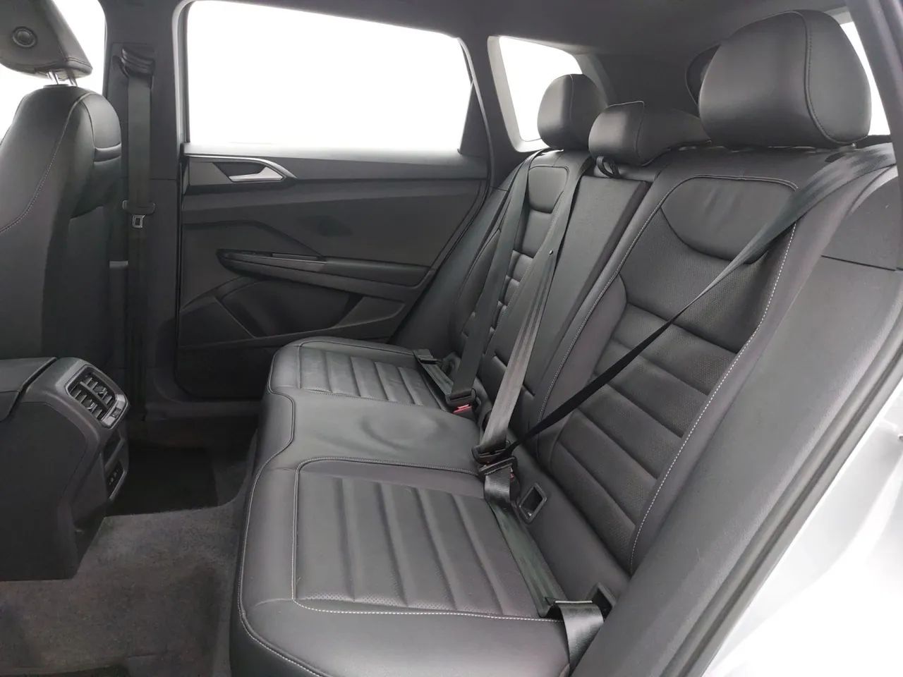 Volkswagen Taos Highline 1.4 250 TSI Flex Aut., foto 17 de 18