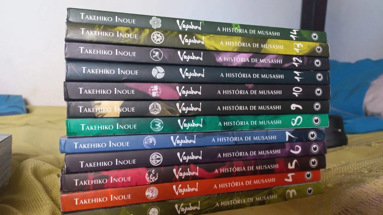 Livros e mangás 