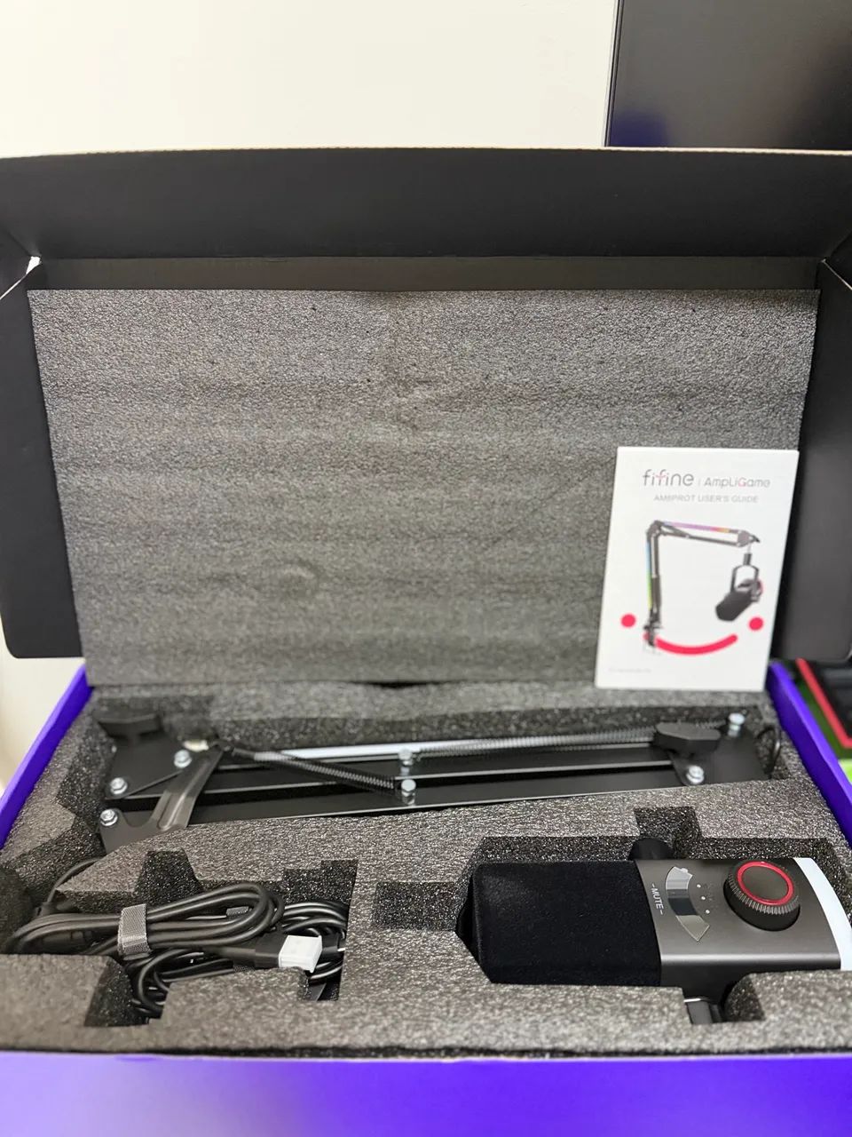 Microfone Fifine AM8 PROT USB e XLR Completo com Braço - Novo Lacrado? - Foto 3