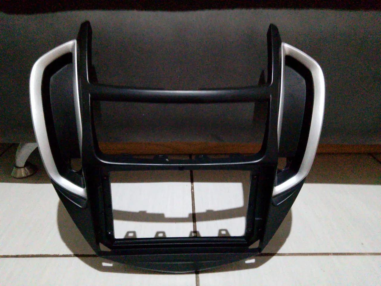 Moldura para multimidia 9 polegadas Chevrolet Tracker  - Foto 2
