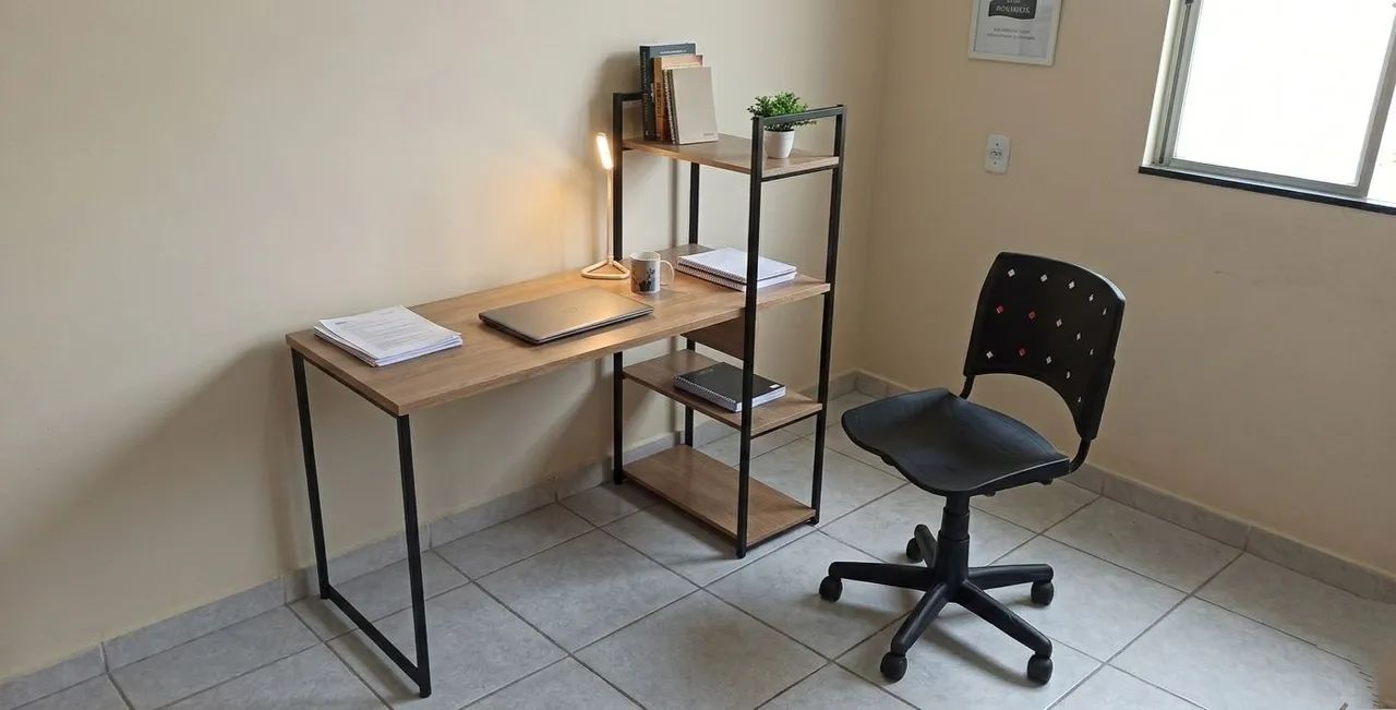 Mesa e cadeira para estudar 