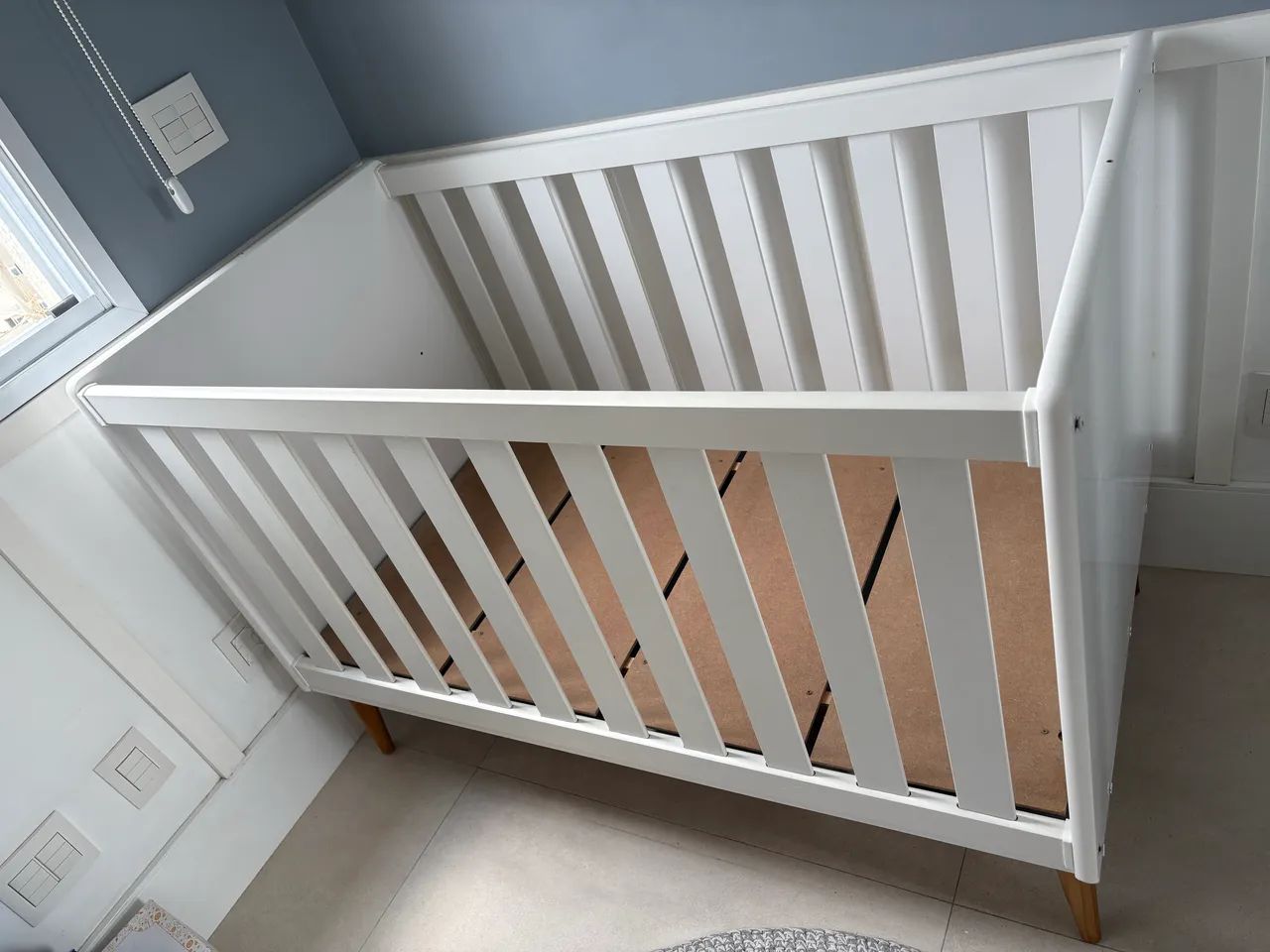 Berço infantil branco 