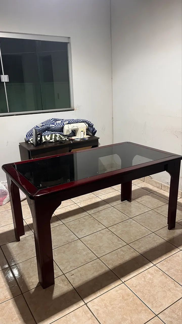 Mesa de madeira com tampão de vidro SEM CADEIRAS - Foto 3