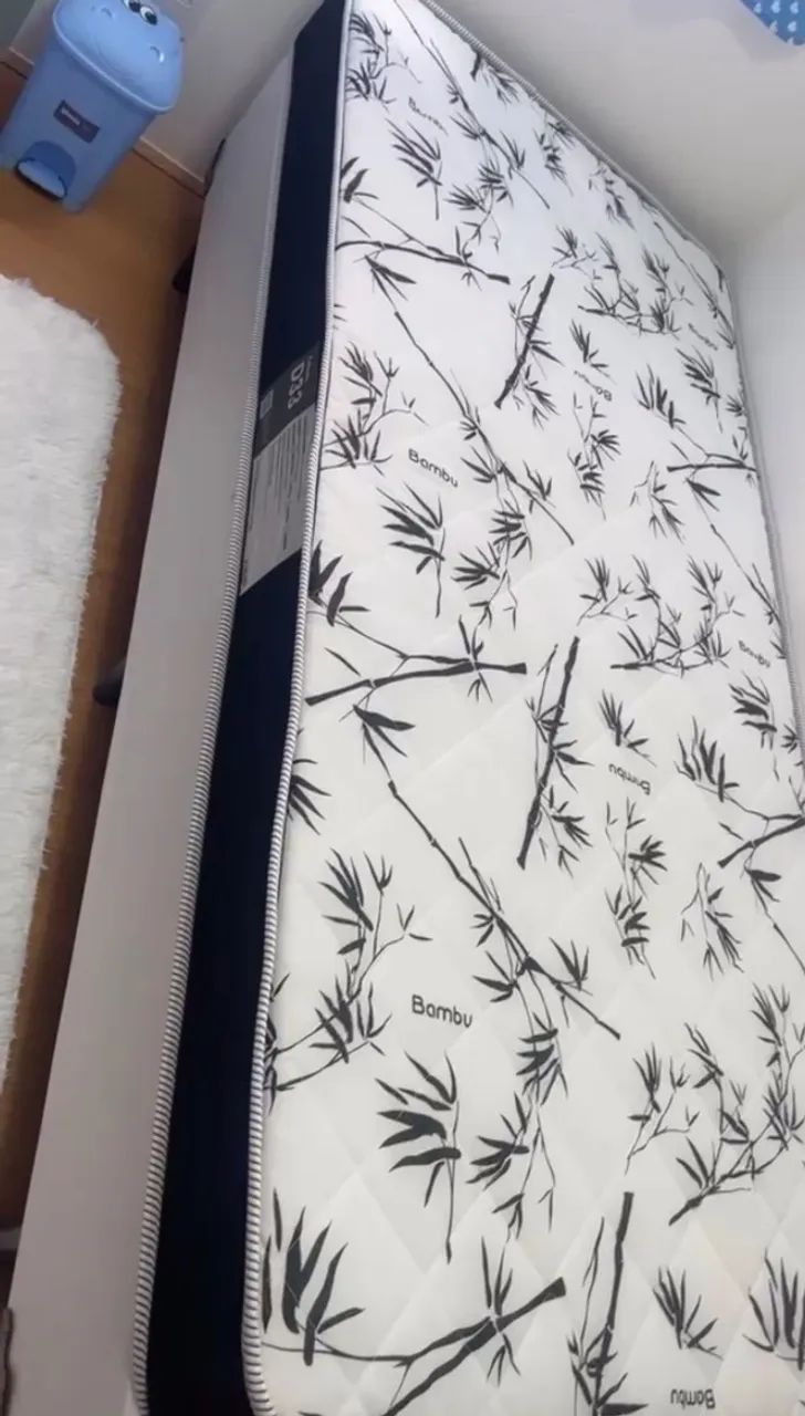 Vendo uma cama box solteiro, nova nunca usada retirar no local 
