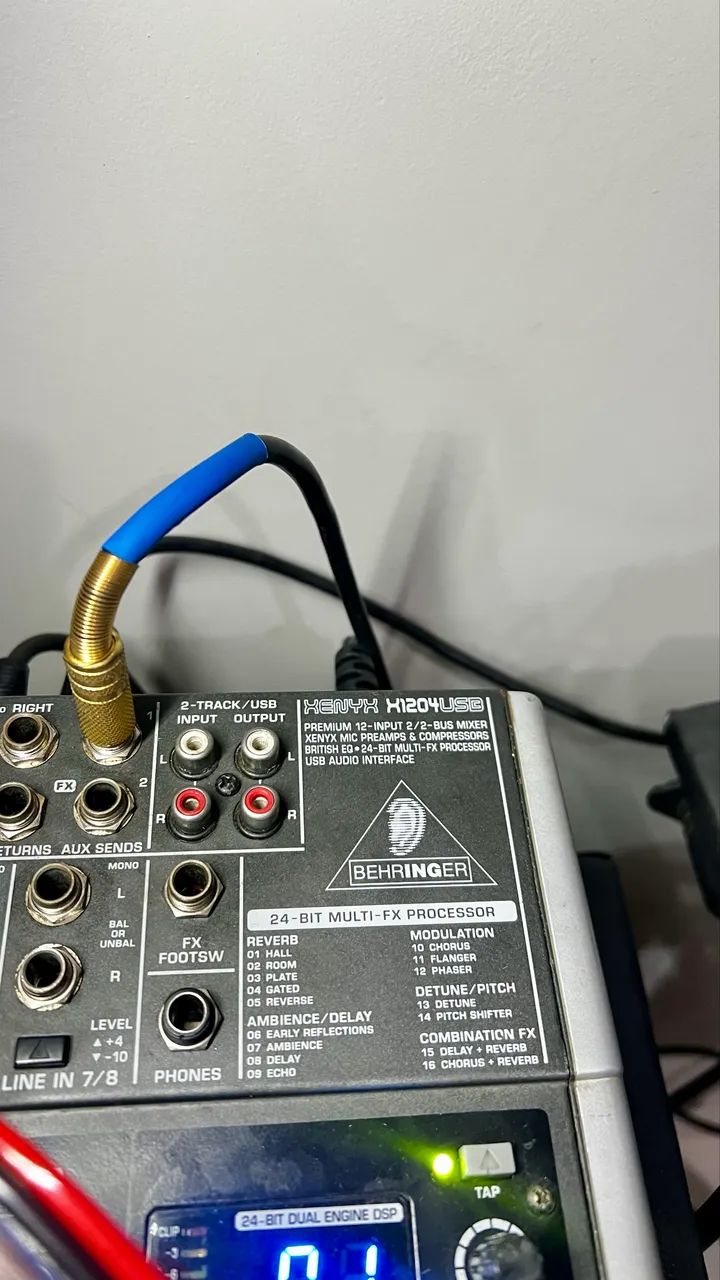 Mesa de Som Behringer 1204 Xenyx USB - Foto 2