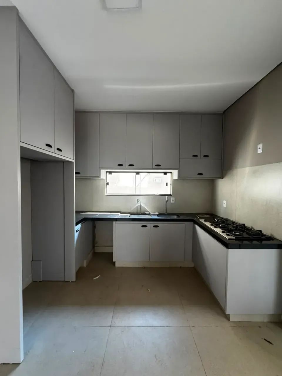 SOBRADO COM 4 QUARTOS À VENDA, 467m2 - FLORAIS DOS LAGOS - Foto 5