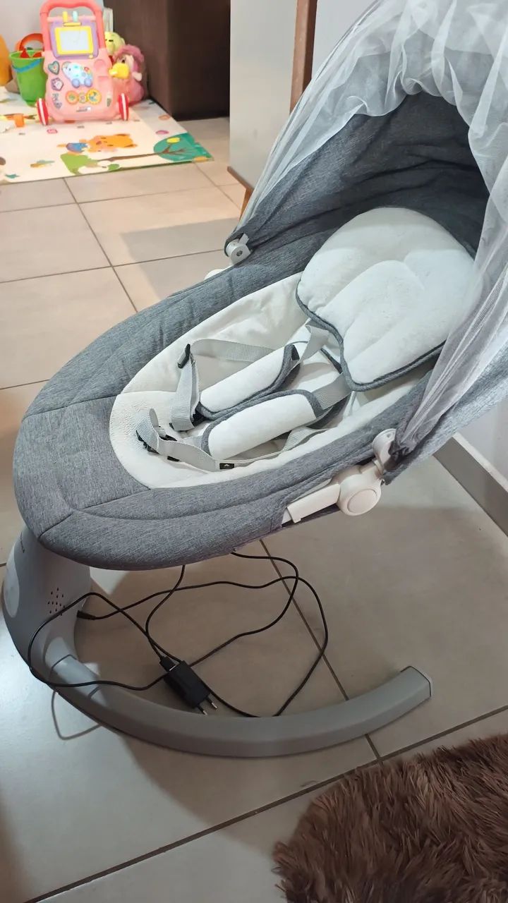 Cadeira de balanço automática para bebê  - Foto 4