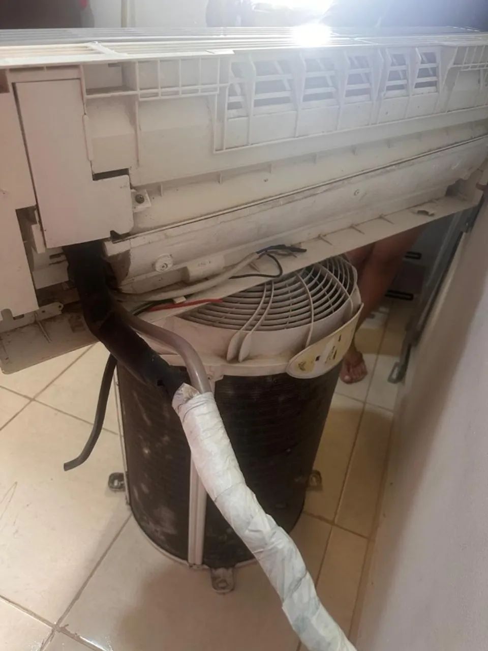 Ar condicionado - tipo split 18,000 BTUs 220v - Foto 4