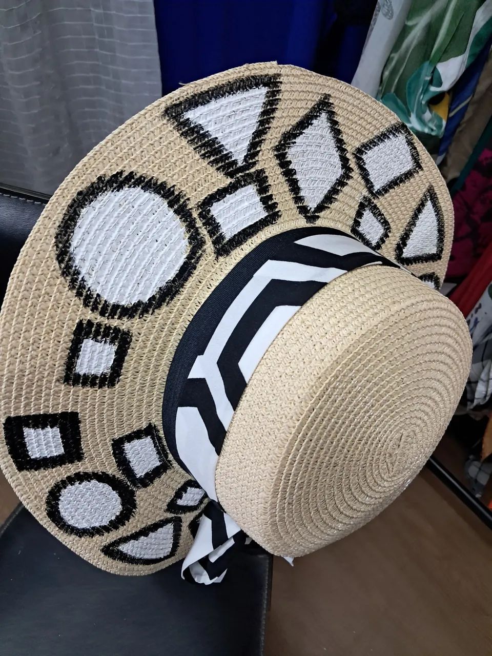 Chapéu com pintura exclusiva  - Foto 2