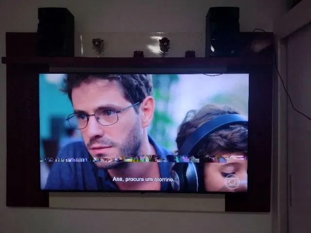 Rack para tv na cor vinho com branco. - Foto 4