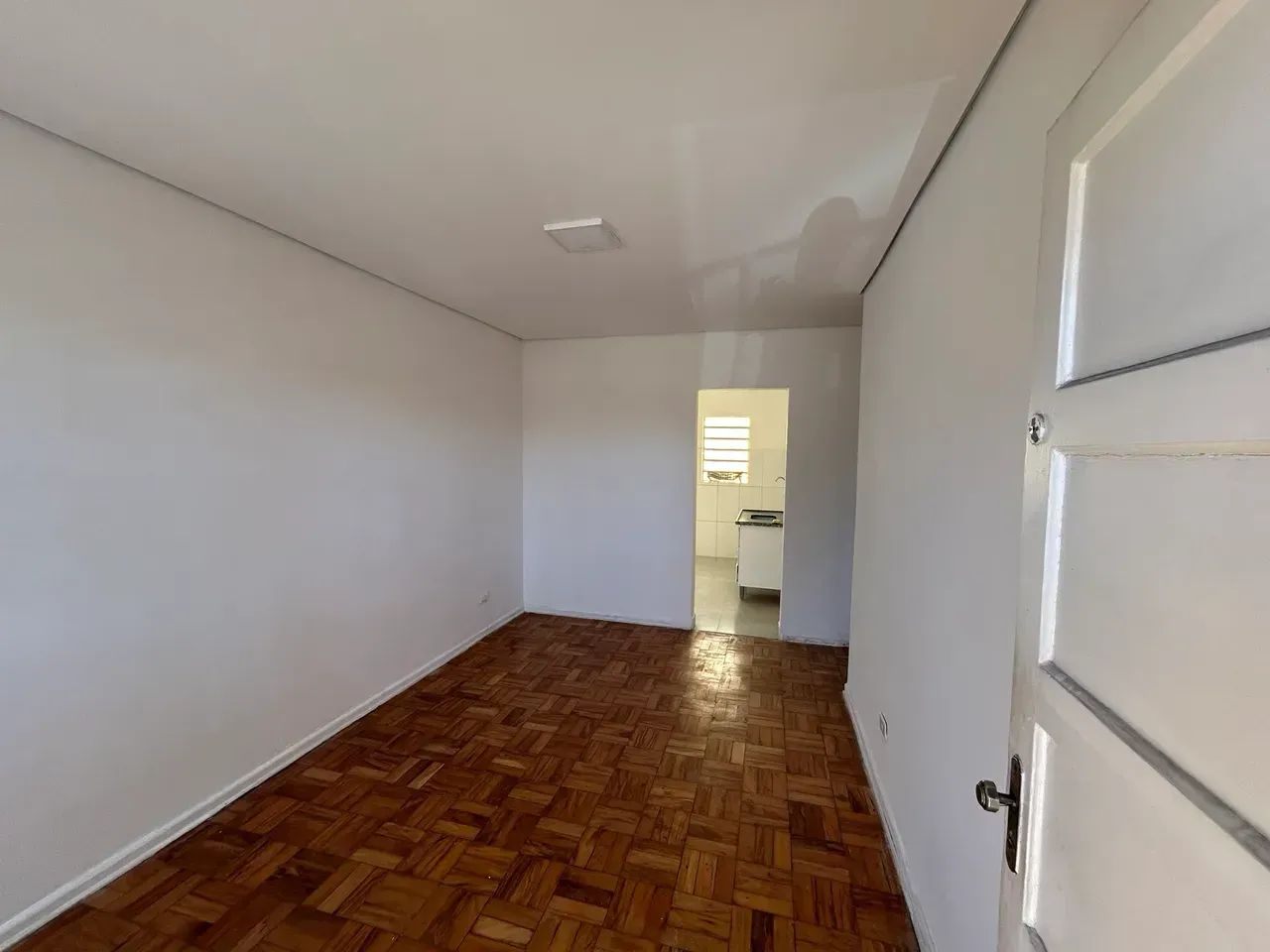 Casa com quintal grande e reformada!