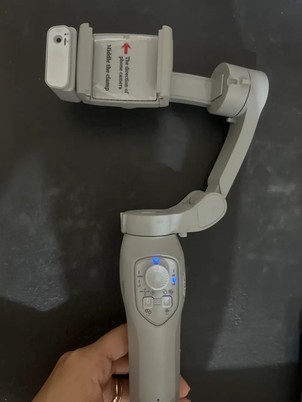 TRIPÉ E ESTABILIZADOR PARA CELULAR - GIMBAL L10 de 3 EIXOS - Foto 2
