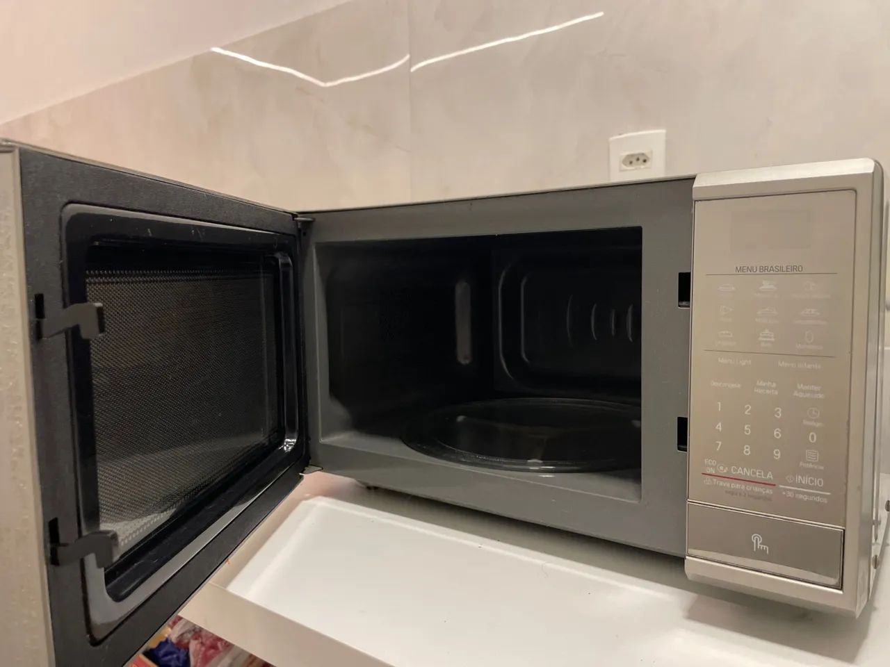 Vendo microondas 127v - Foto 3