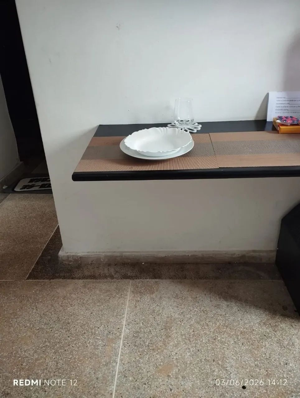 Mesa articulada de parede