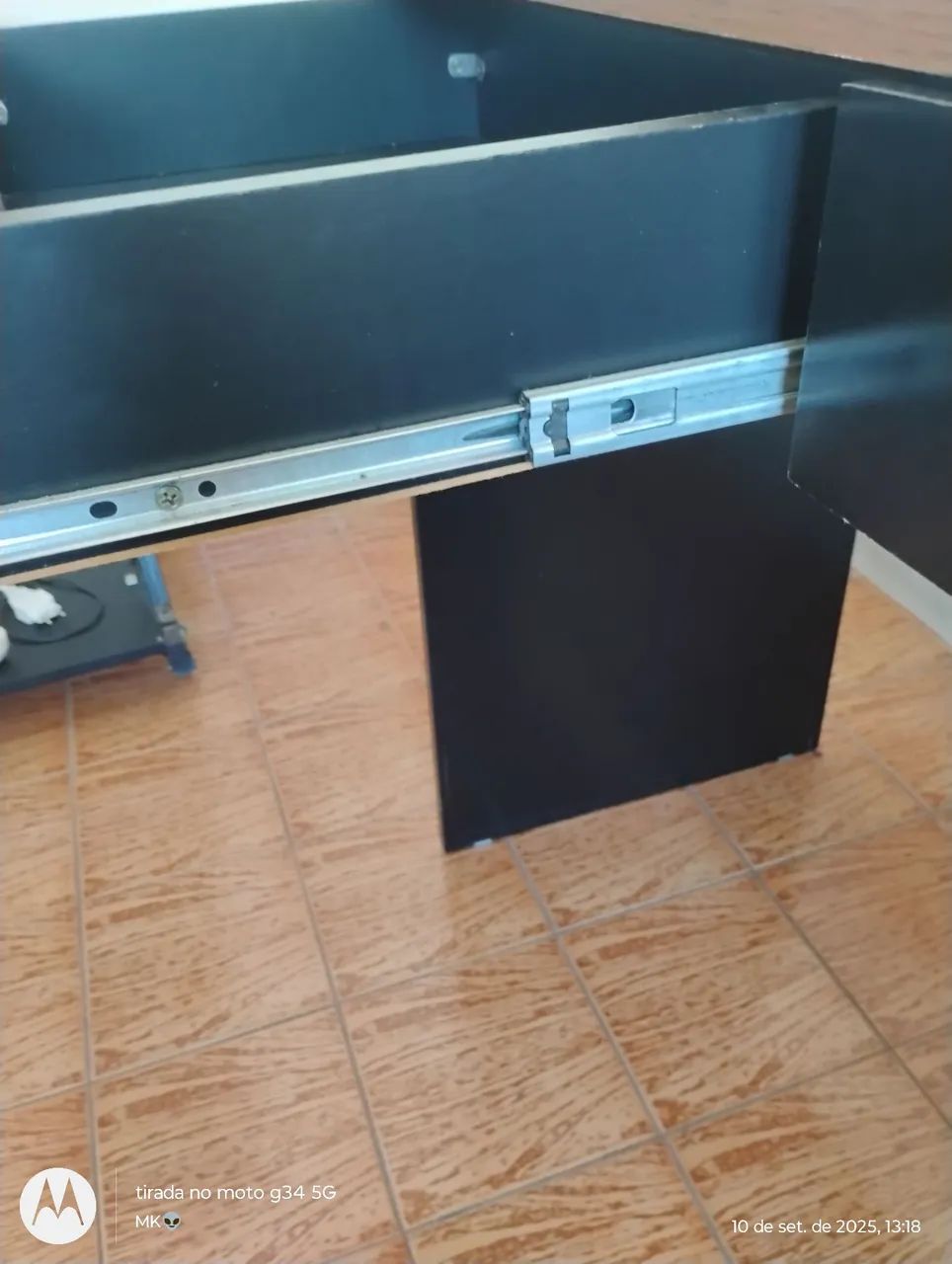 Escrivaninha duas gavetas  - Foto 5