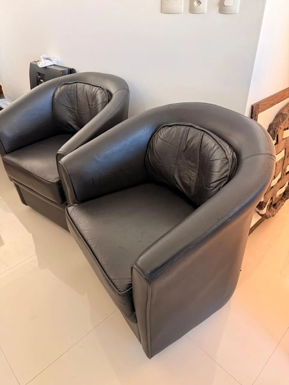 POLTRONA EM COURO  - Foto 3