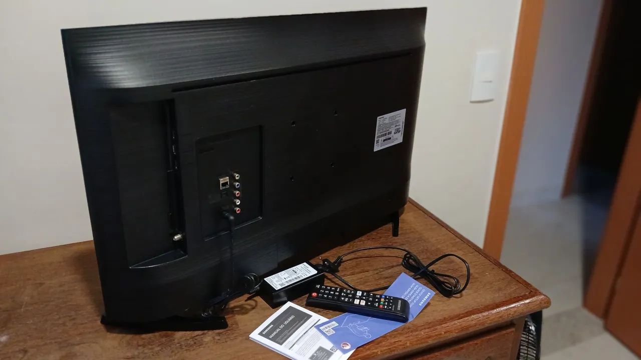 Smart Tv Samsung 32' HDR Wi-Fi Bluetooth Novíssima - Foto 3