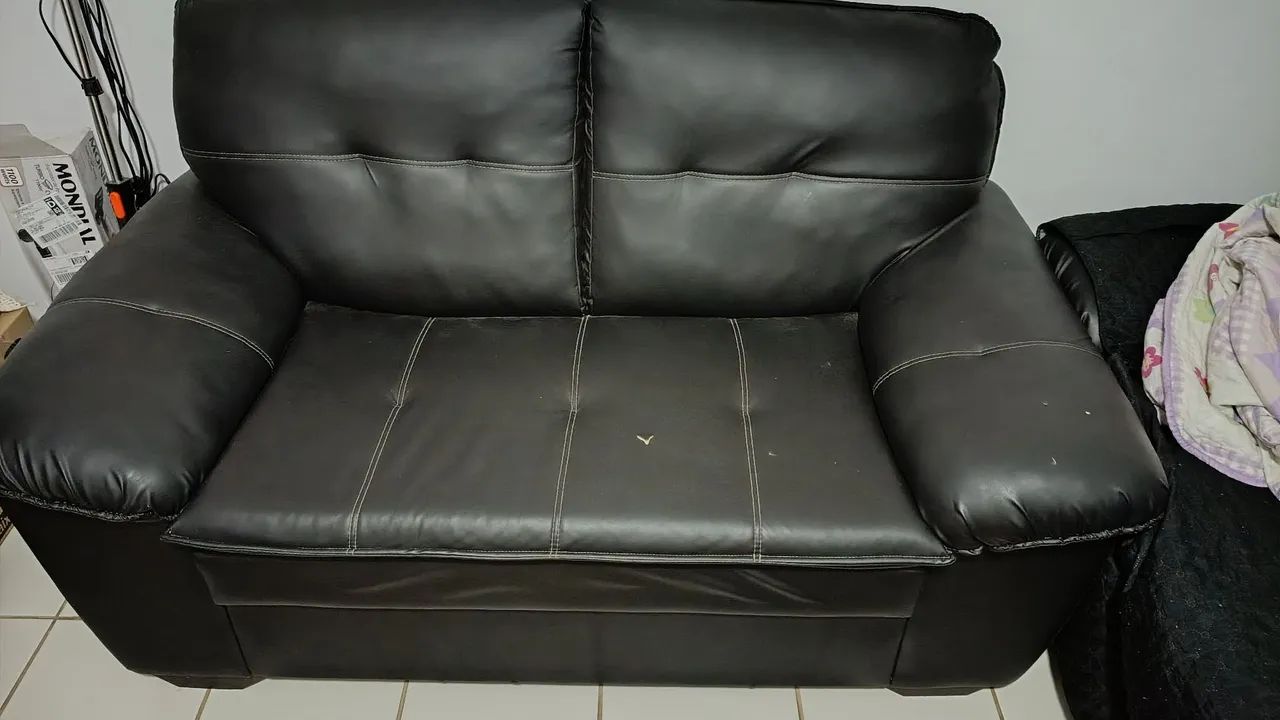 Vendo jogo de sofá 2 e 3 lugares 