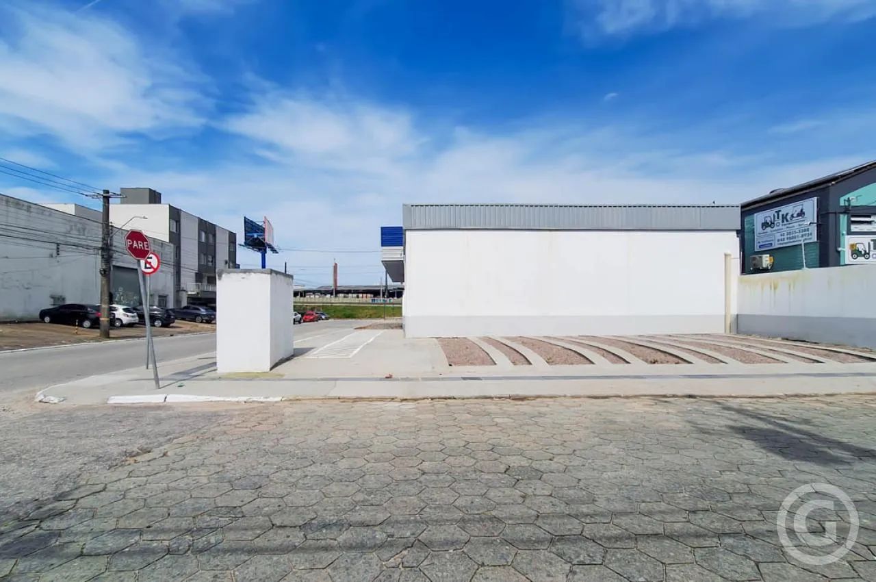 Galpão com estacionamento no Roçado, em São José - Foto 3