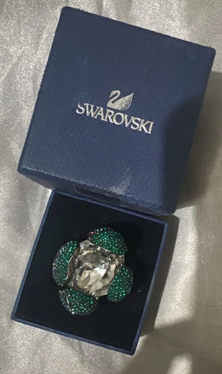 Anel Swarovski glamour todo cravejado 