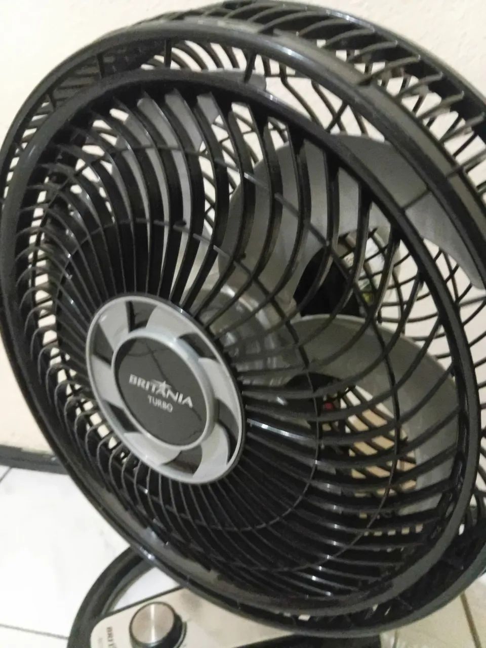 Ventilador Britânia com defeito/ para retirada de peças  - Foto 2