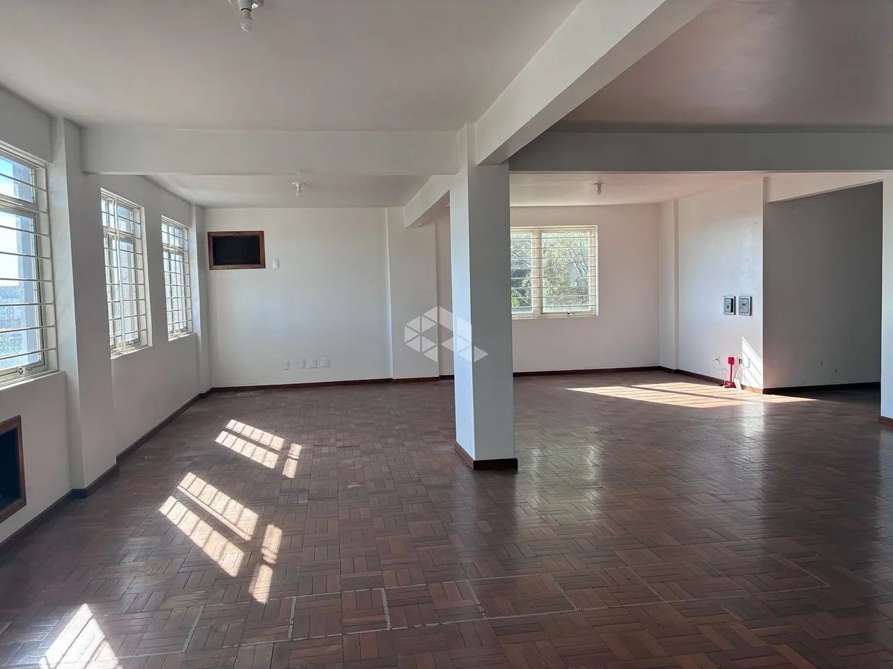 Sala Comercial à venda, no Centro de Carlos Barbosa.