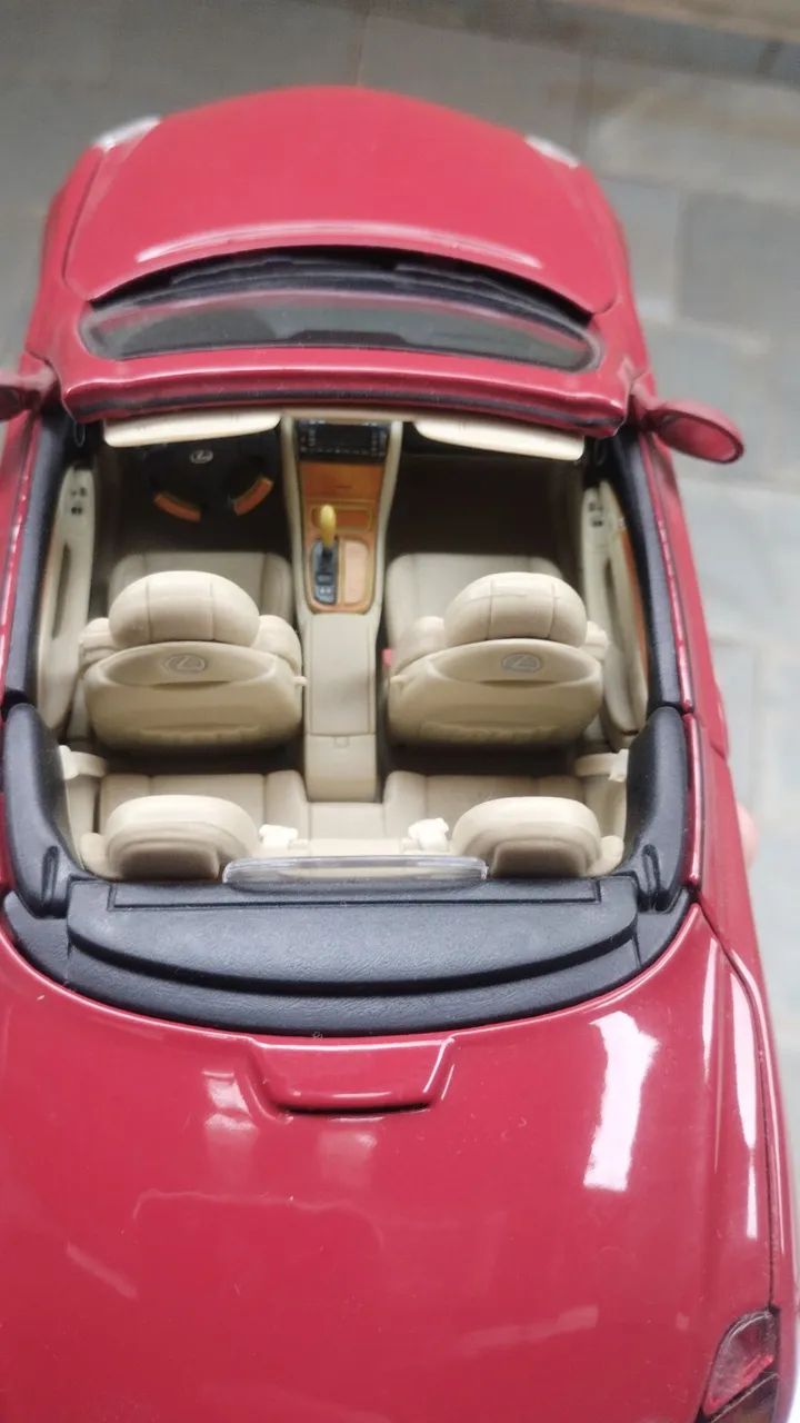 Miniatura Lexus SC430 Maisto 1/18 zerada - Brinquedos e Jogos